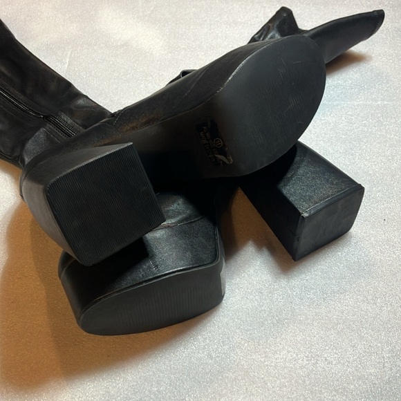 Black platform gogo boots. Size 11. New - Picture 3 of 9